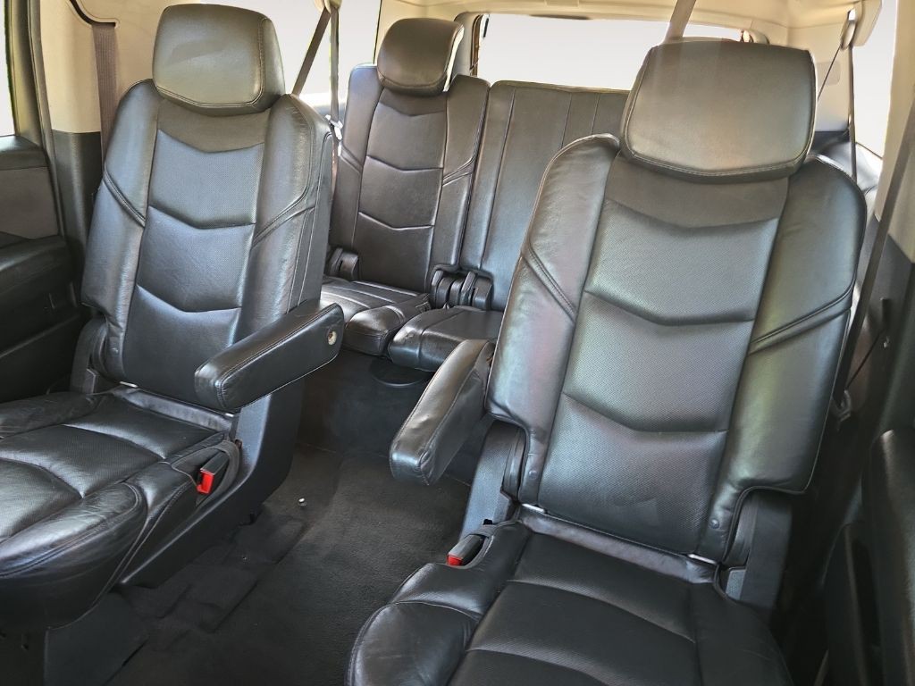2016 Cadillac Escalade Image 12