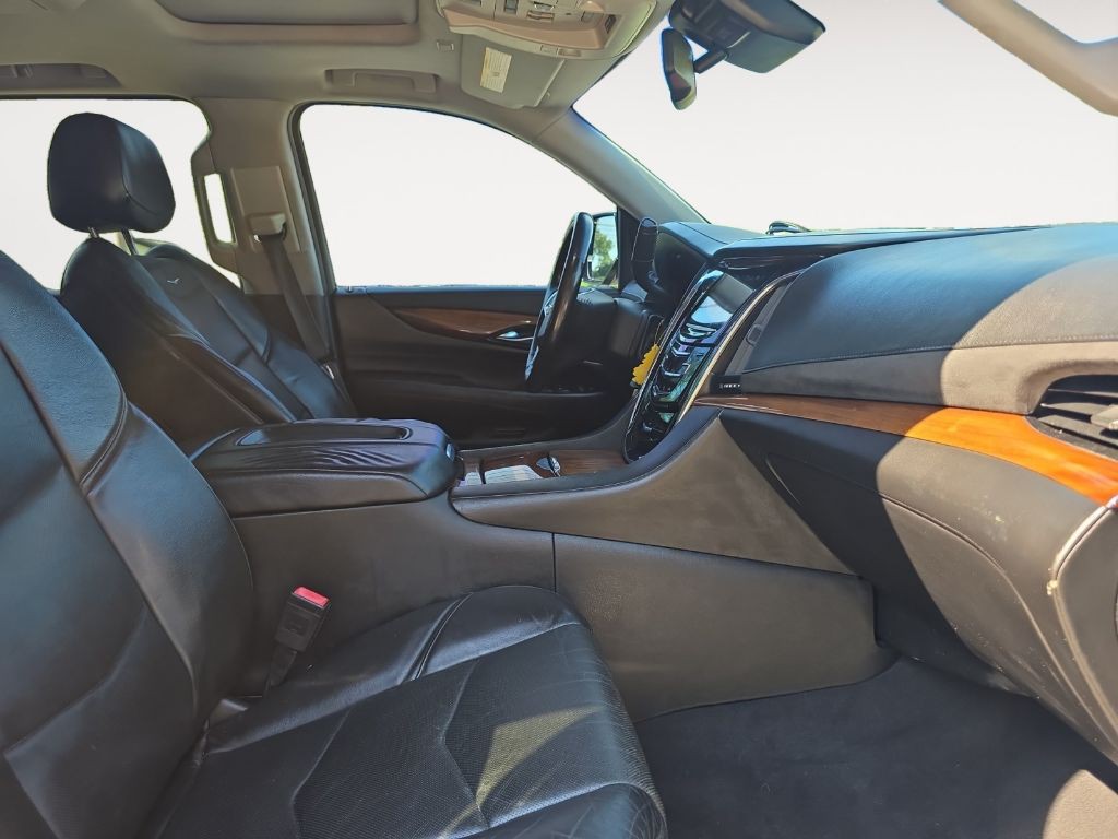 2016 Cadillac Escalade Image 15