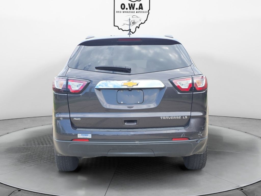 2015 Chevrolet Traverse Image 2
