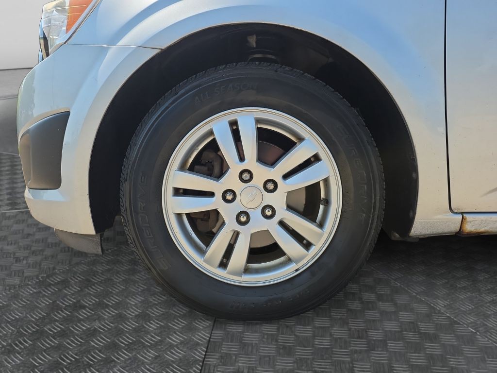 2013 Chevrolet Sonic Image 14
