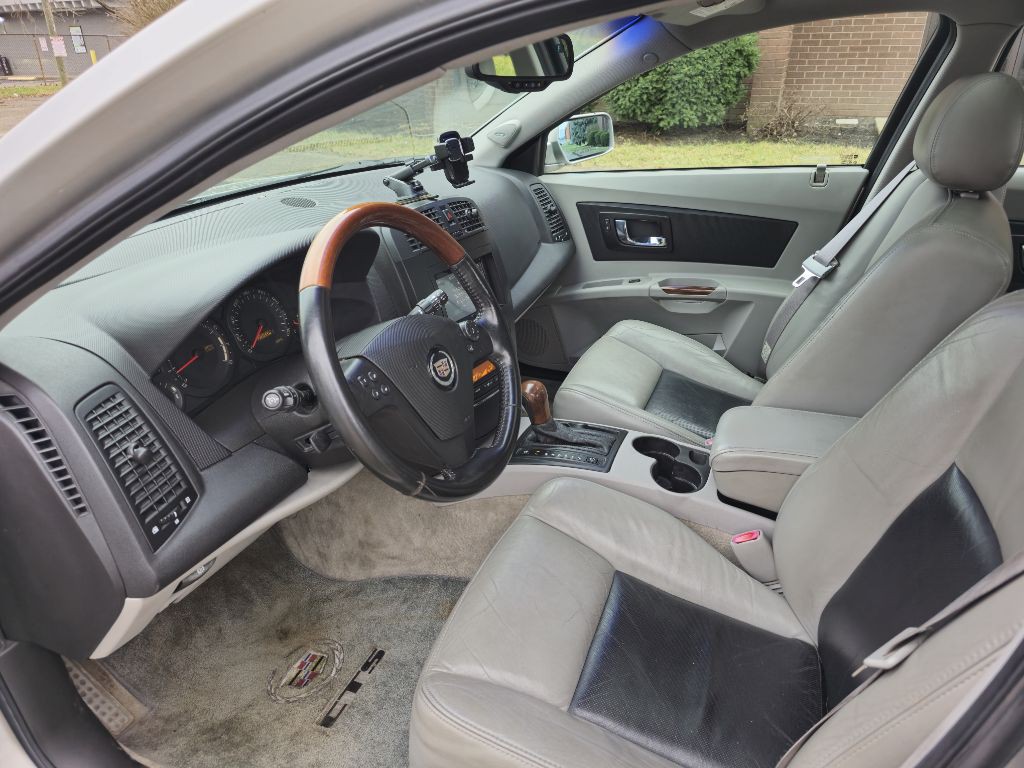 2004 Cadillac CTS Image 12