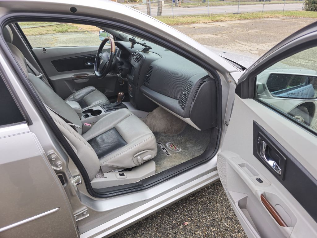 2004 Cadillac CTS Image 13