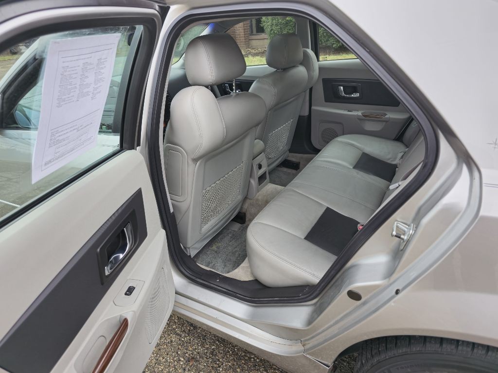 2004 Cadillac CTS Image 16