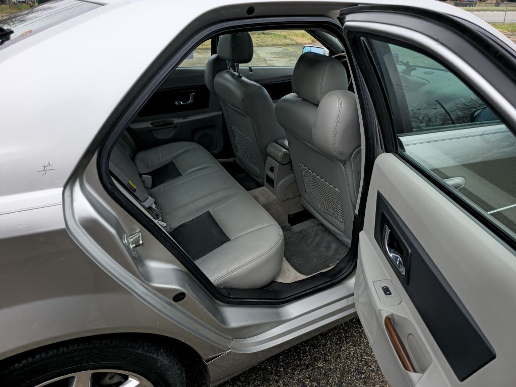 2004 Cadillac CTS Image 18