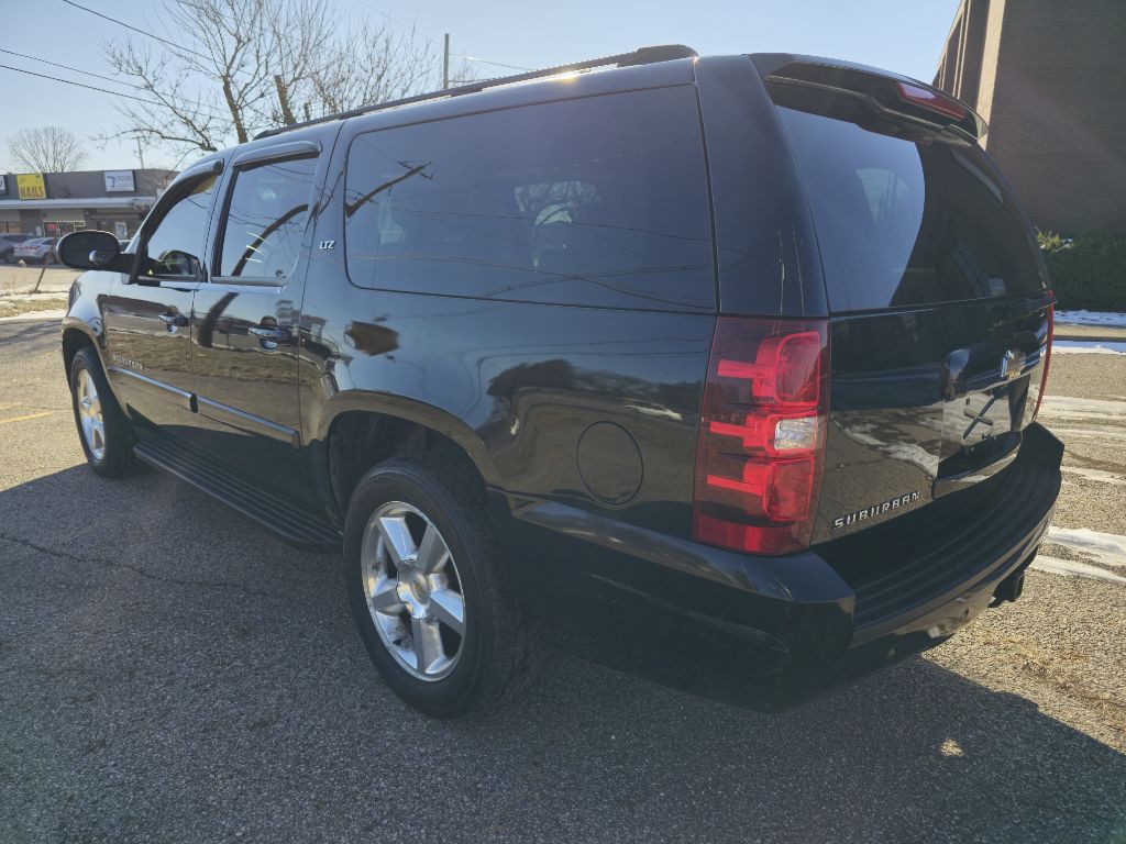 2007 Chevrolet Suburban Image 3