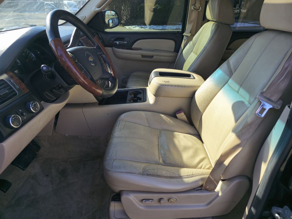 2007 Chevrolet Suburban Image 11