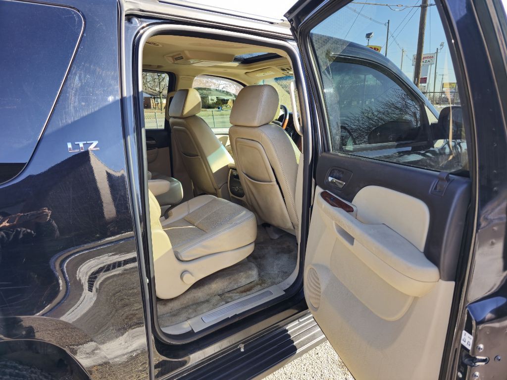 2007 Chevrolet Suburban Image 18