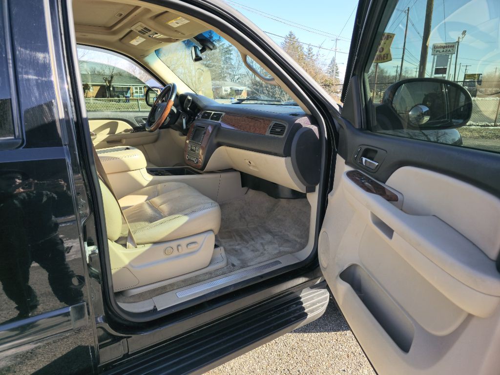 2007 Chevrolet Suburban Image 19