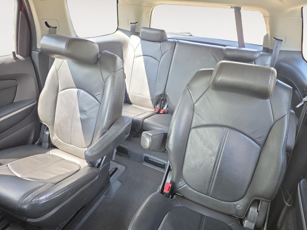 2011 GMC Acadia Image 13