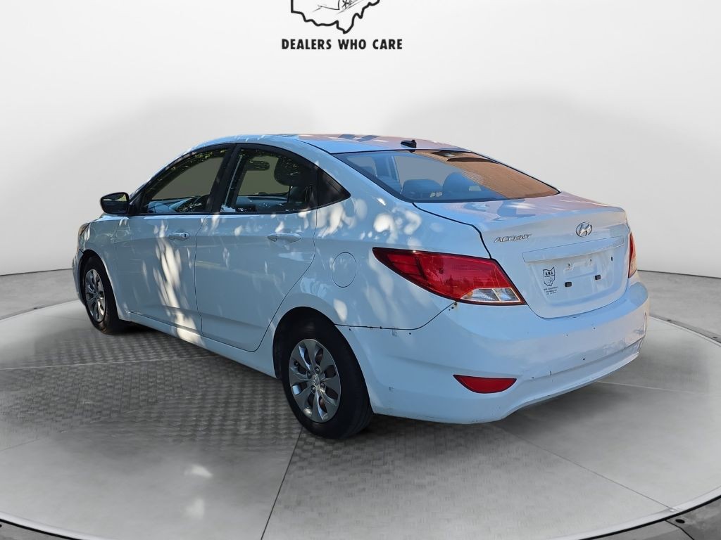 2016 Hyundai Accent Image 3