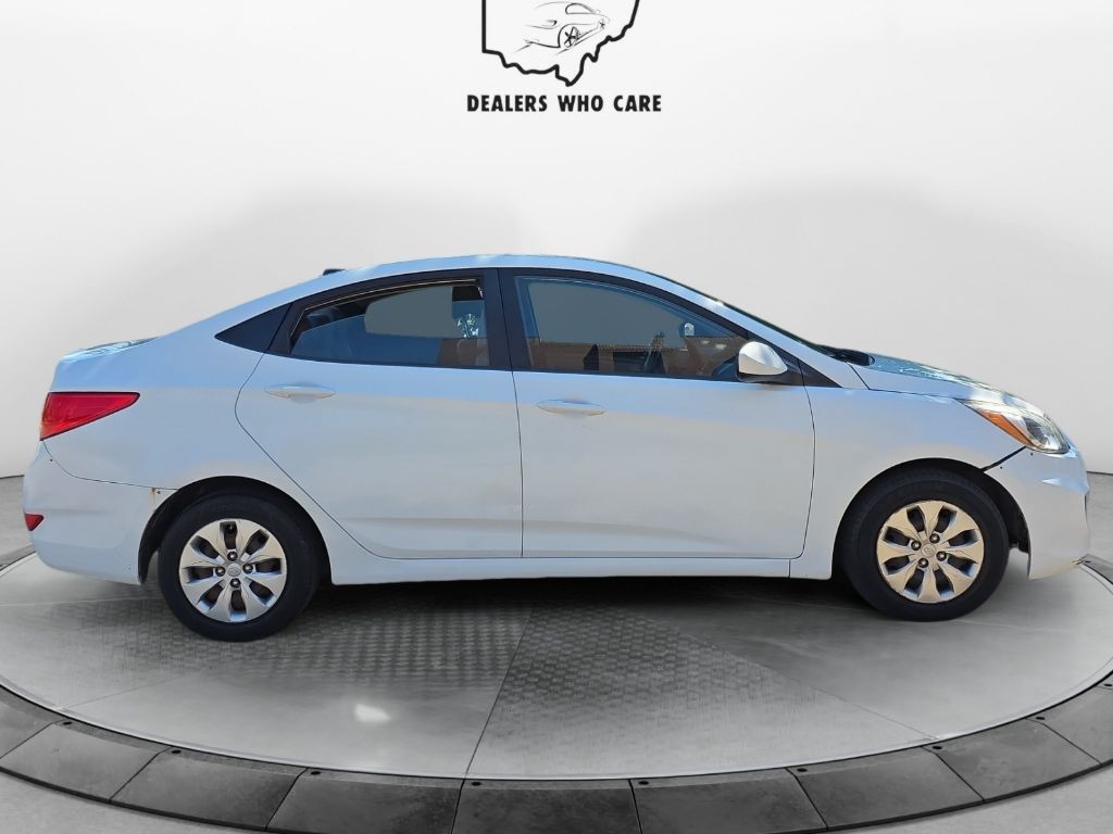 2016 Hyundai Accent Image 6