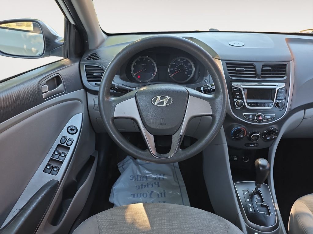 2016 Hyundai Accent Image 9