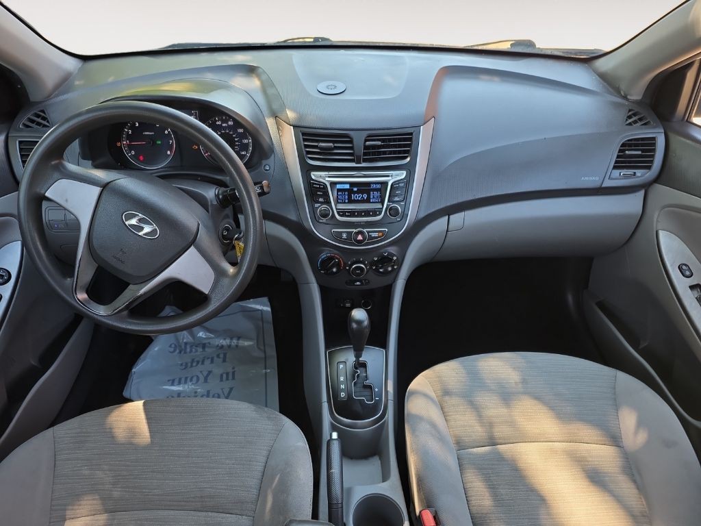 2016 Hyundai Accent Image 11