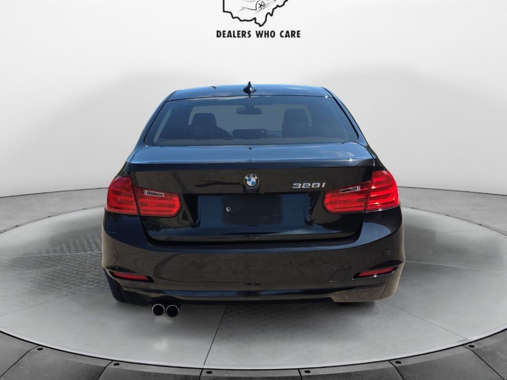 2014 BMW 3 Series Image 4