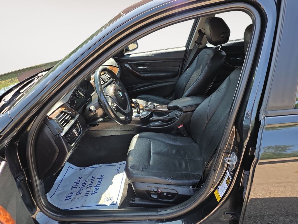 2014 BMW 3 Series Image 12