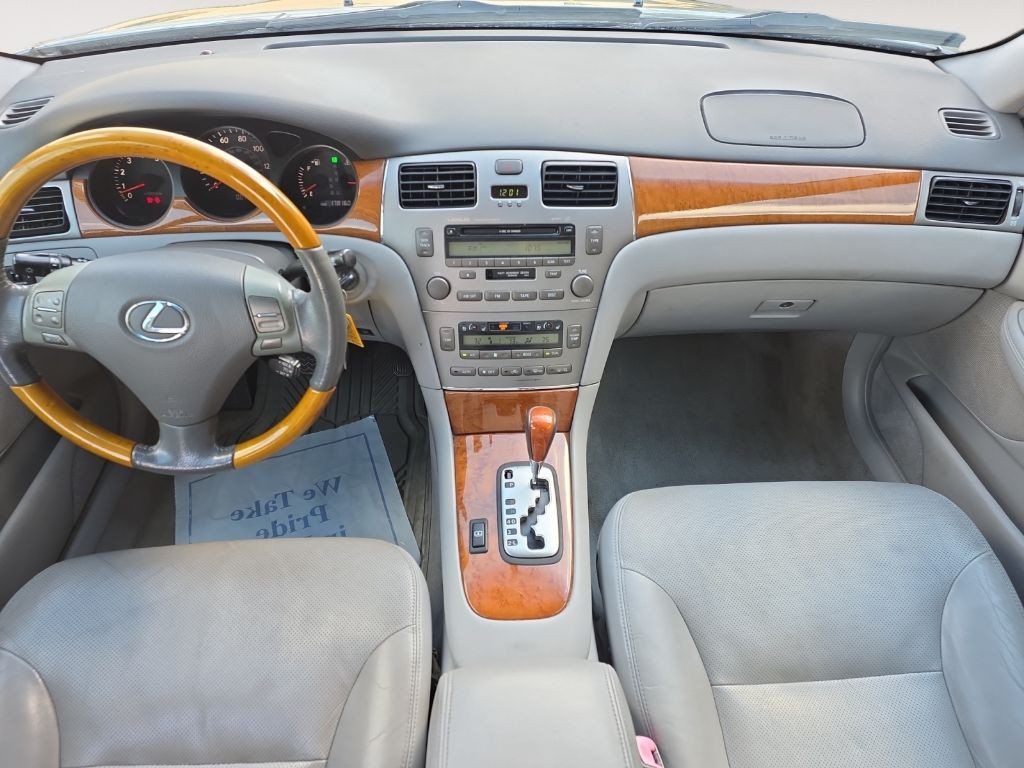 2005 Lexus ES Image 11