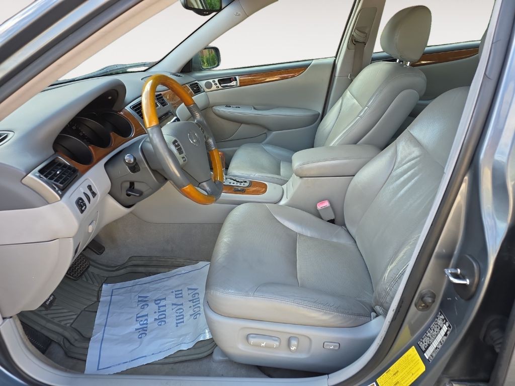 2005 Lexus ES Image 12