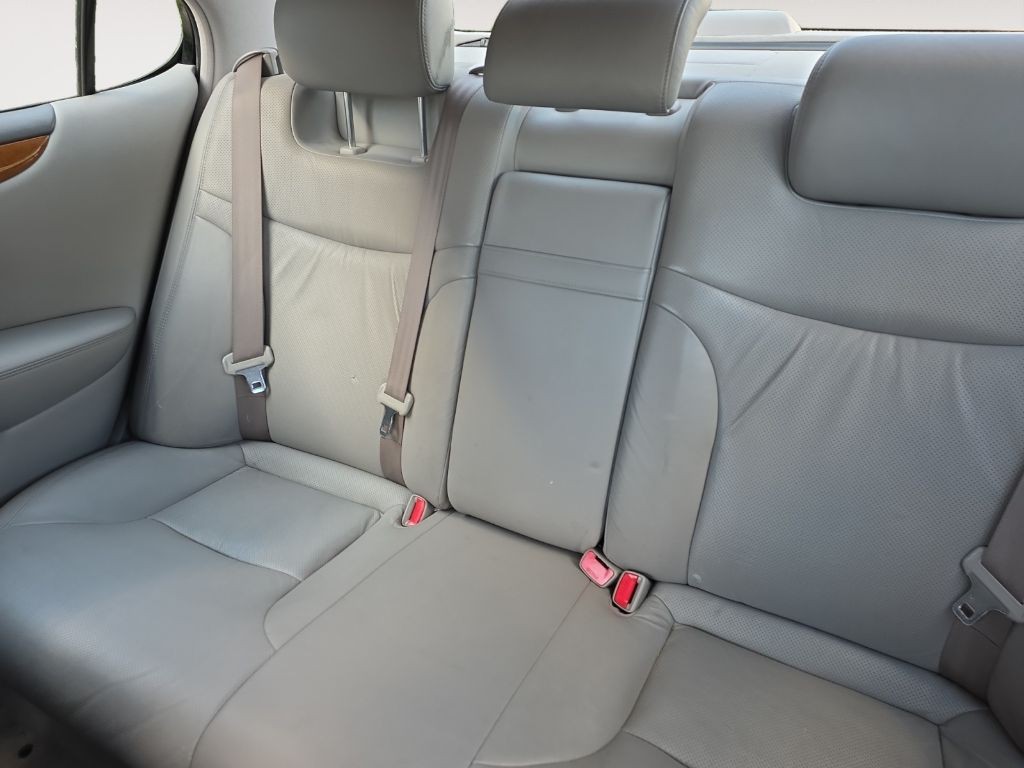2005 Lexus ES Image 13