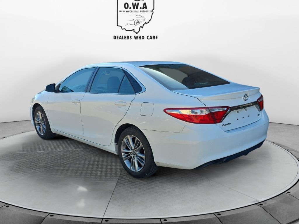 2017 Toyota Camry Image 3