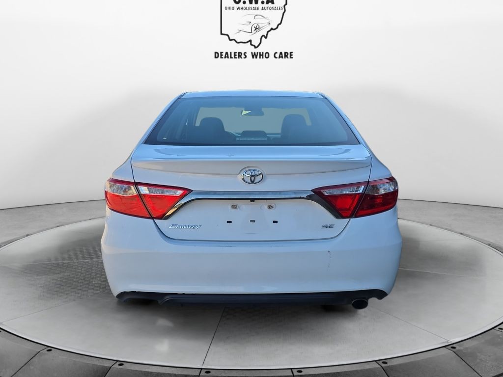 2017 Toyota Camry Image 4