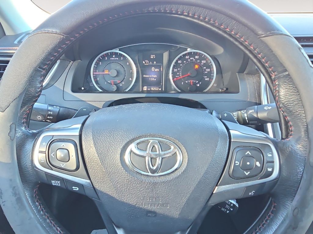 2017 Toyota Camry Image 11