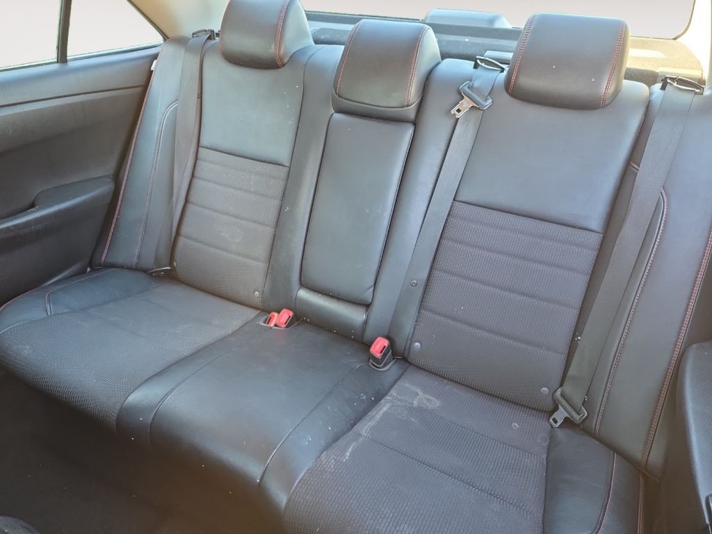 2017 Toyota Camry Image 13
