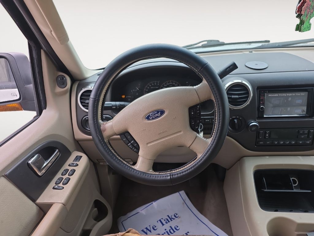 2003 Ford Expedition Image 10