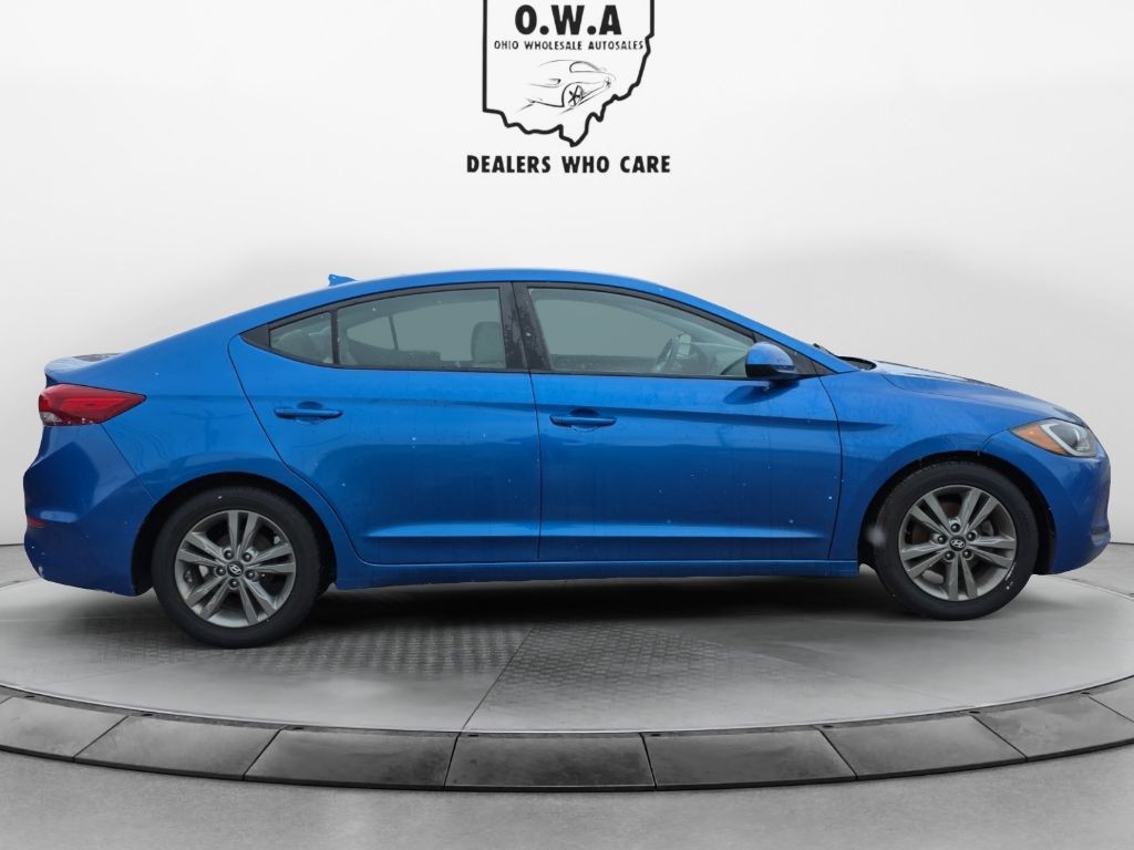 2017 Hyundai Elantra Image 8