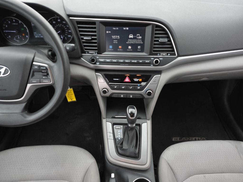 2017 Hyundai Elantra Image 10