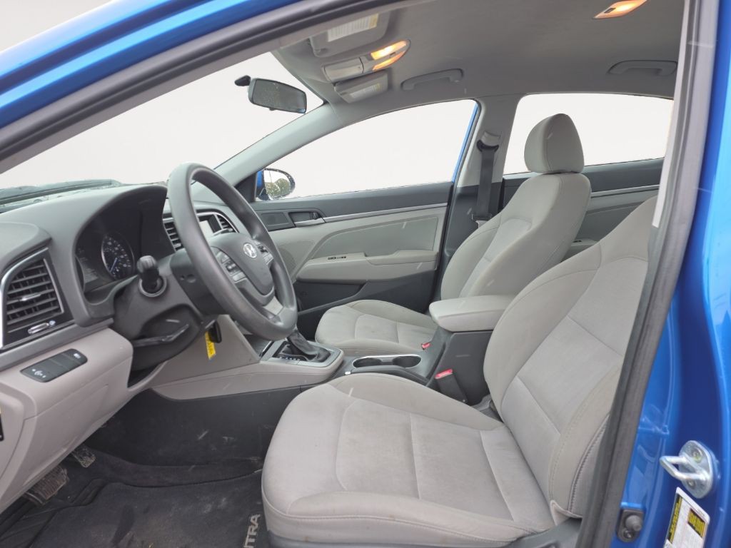 2017 Hyundai Elantra Image 12