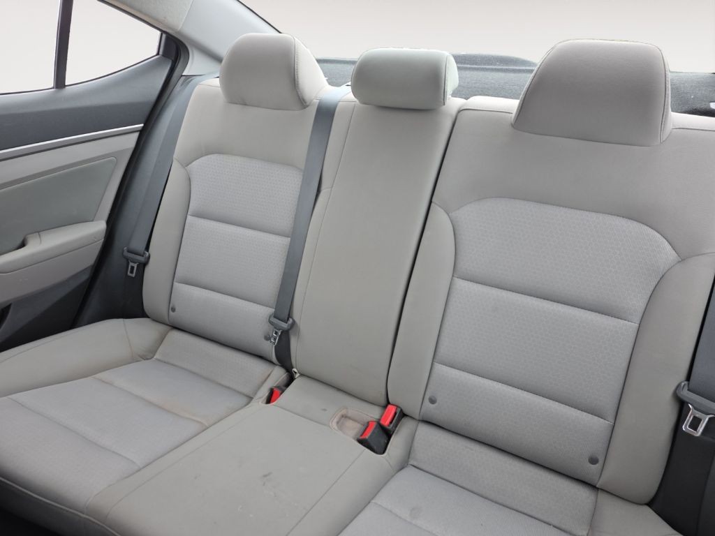 2017 Hyundai Elantra Image 13
