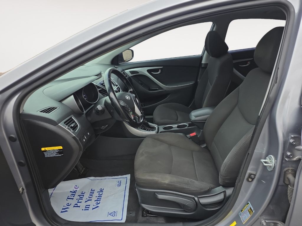 2016 Hyundai Elantra Image 12