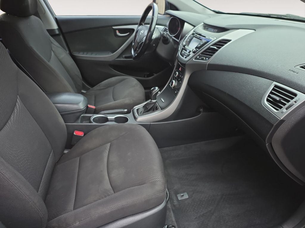 2016 Hyundai Elantra Image 13