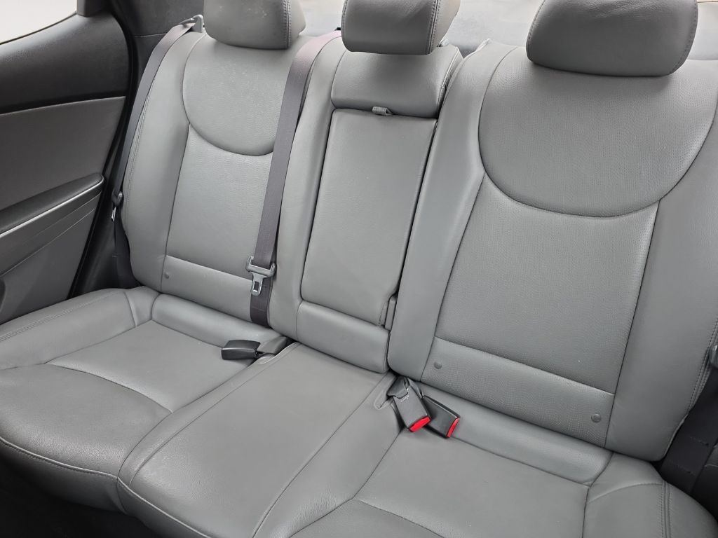 2013 Hyundai Elantra Image 13