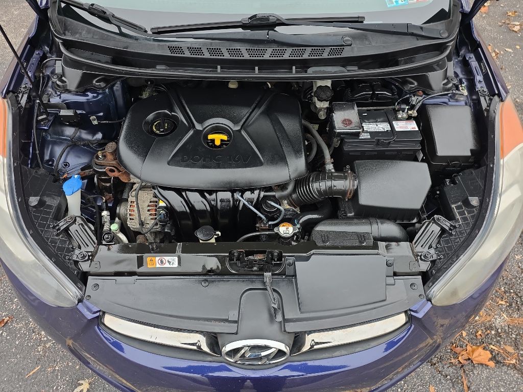 2013 Hyundai Elantra Image 16
