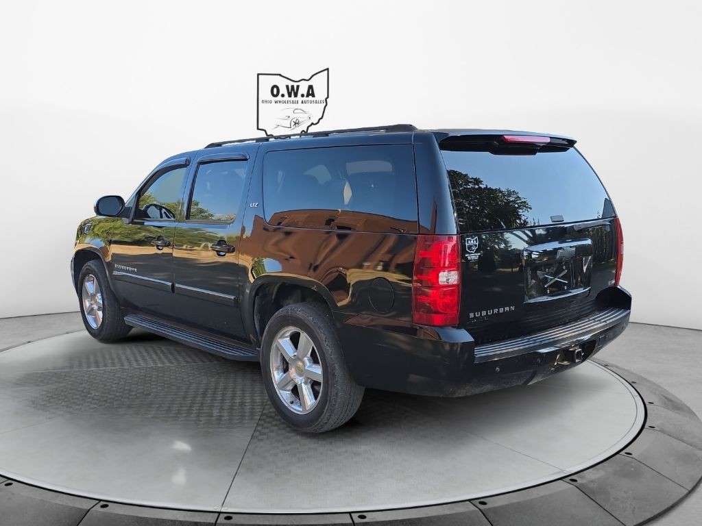 2007 Chevrolet Suburban Image 3