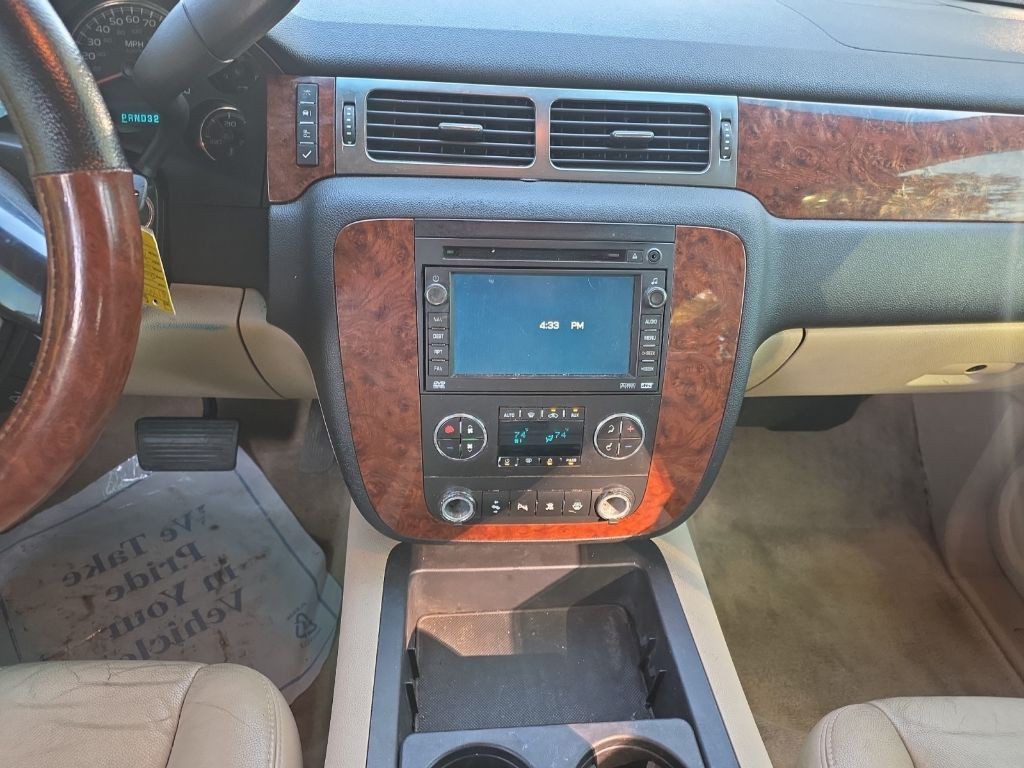 2007 Chevrolet Suburban Image 11