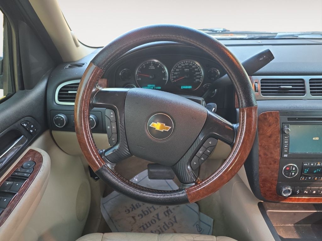2007 Chevrolet Suburban Image 12