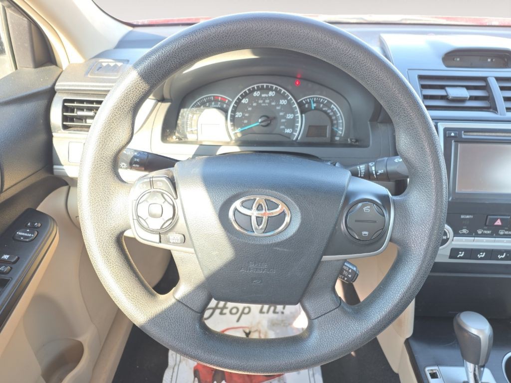 2012 Toyota Camry Image 10