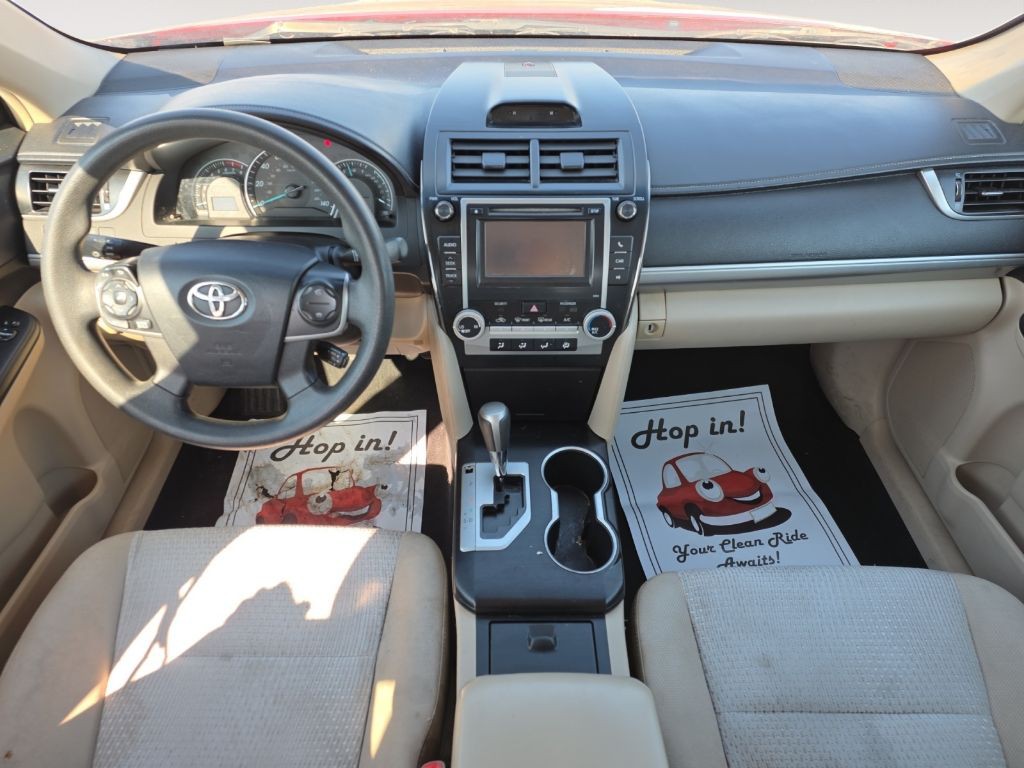 2012 Toyota Camry Image 11