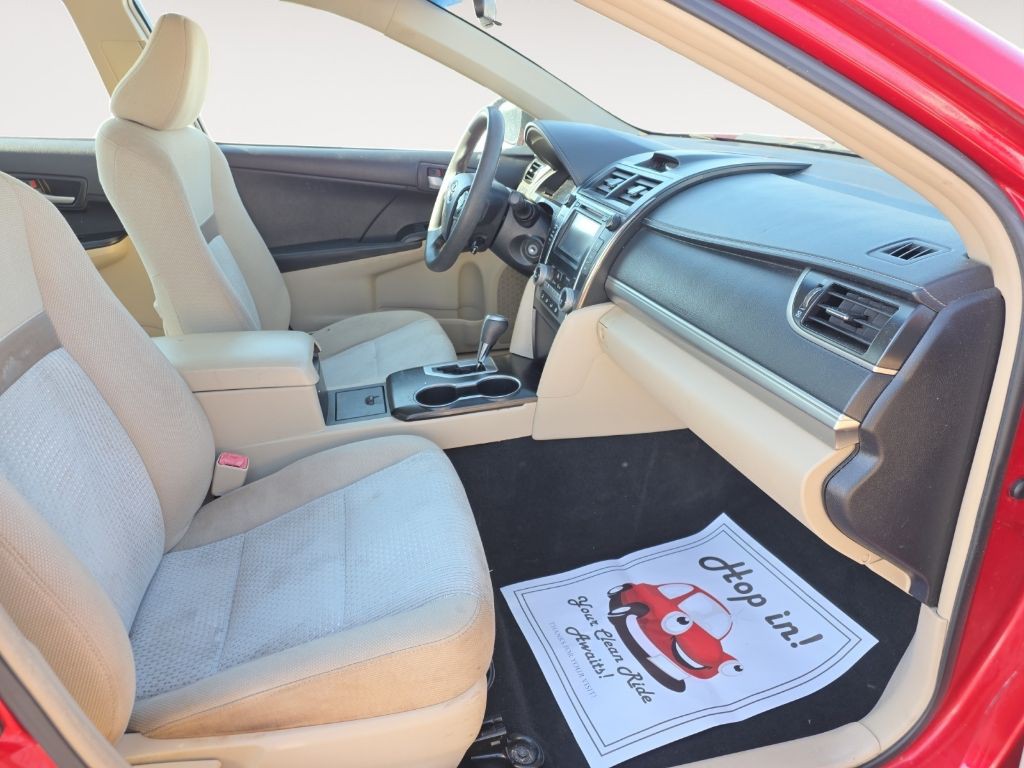 2012 Toyota Camry Image 15