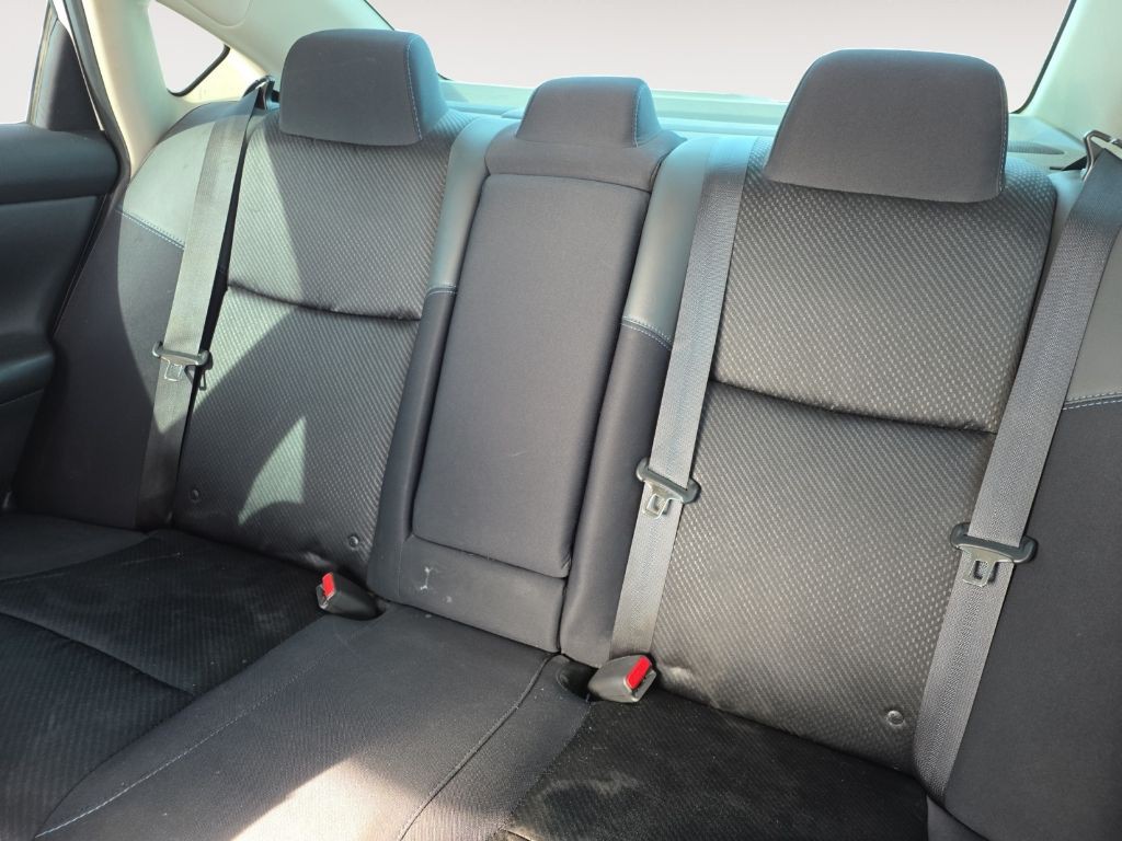 2016 Nissan Altima Image 14