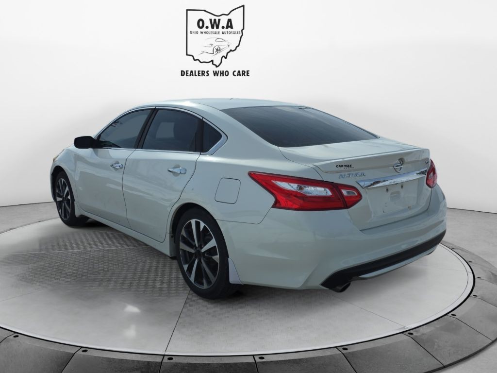 2016 Nissan Altima Image 5