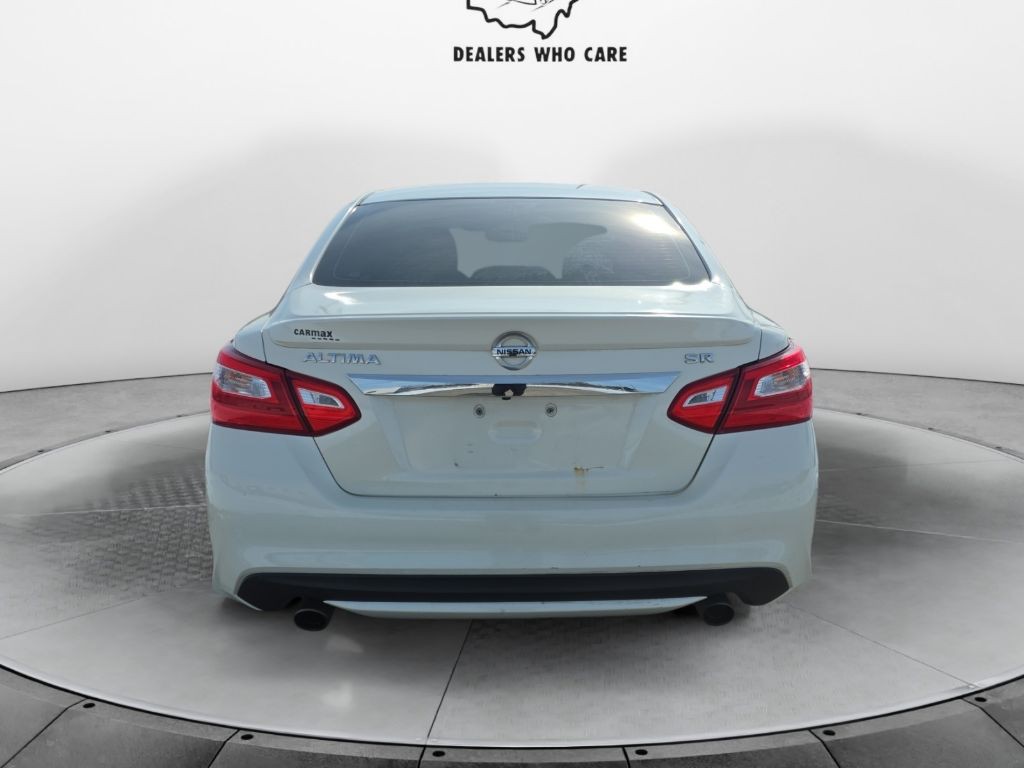 2016 Nissan Altima Image 6