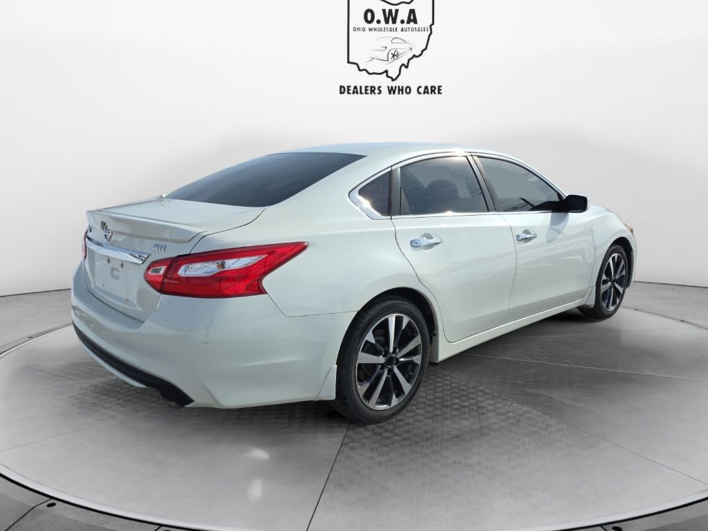 2016 Nissan Altima Image 7