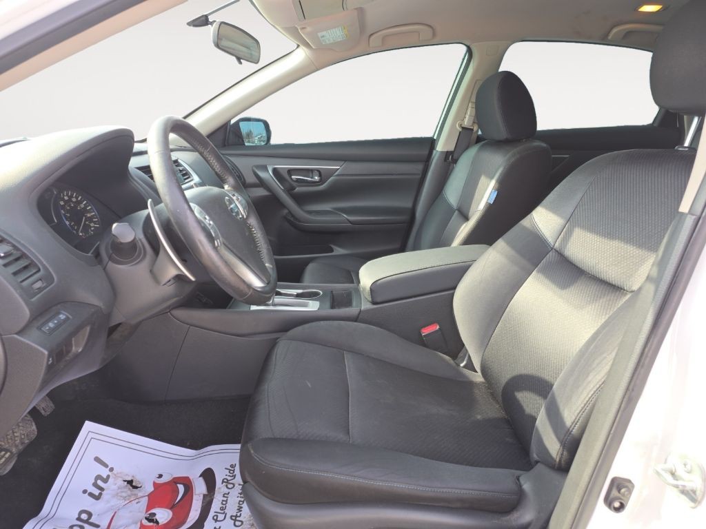 2016 Nissan Altima Image 13