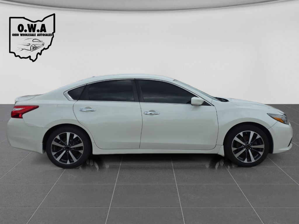 2016 Nissan Altima Image 8