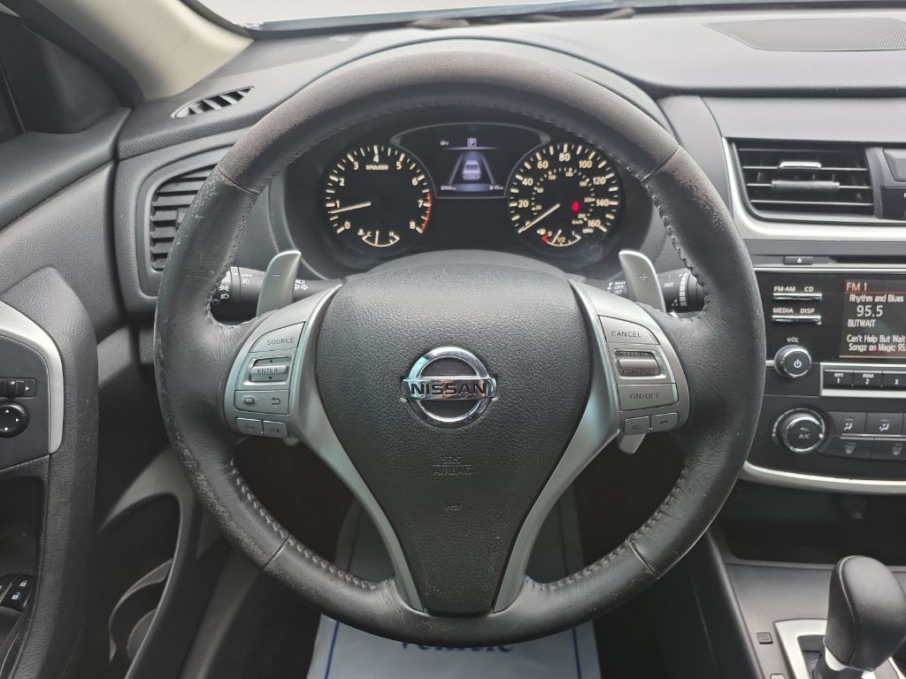 2016 Nissan Altima Image 12