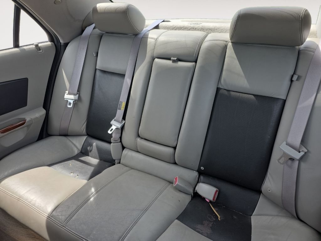 2004 Cadillac CTS Image 14