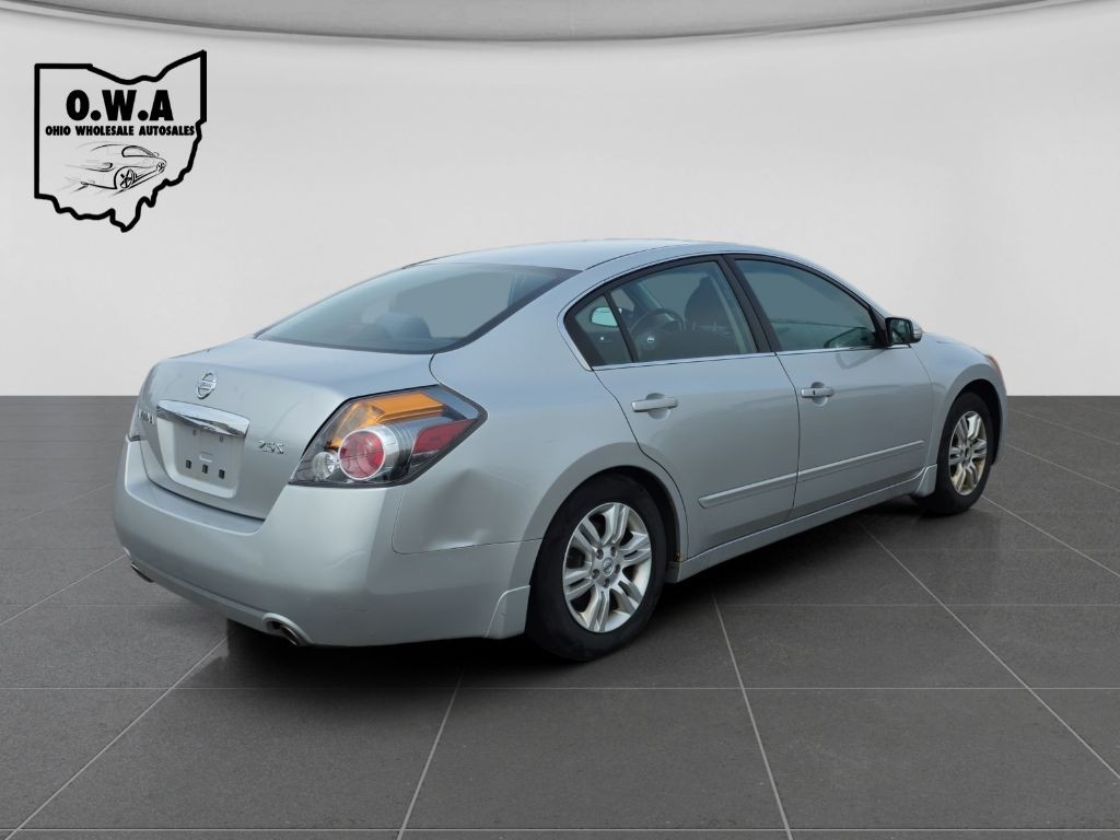 2010 Nissan Altima Image 7